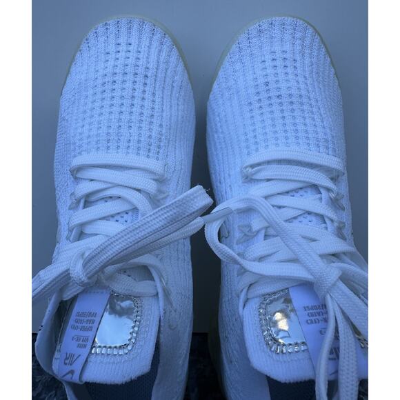 Nike Air Vapormax 3 Flyknit Shoes Women Size 8 Volt White Purple AJ6910-102 - Picture 4 of 10